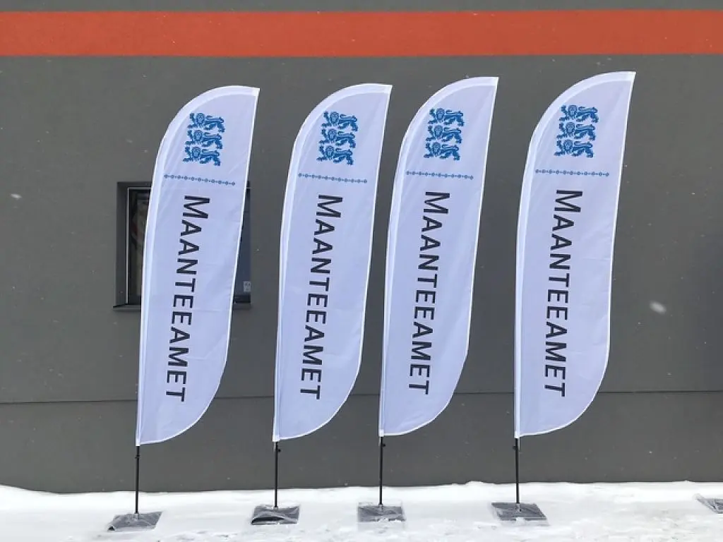 Valged surfilipud reklaamüritusel